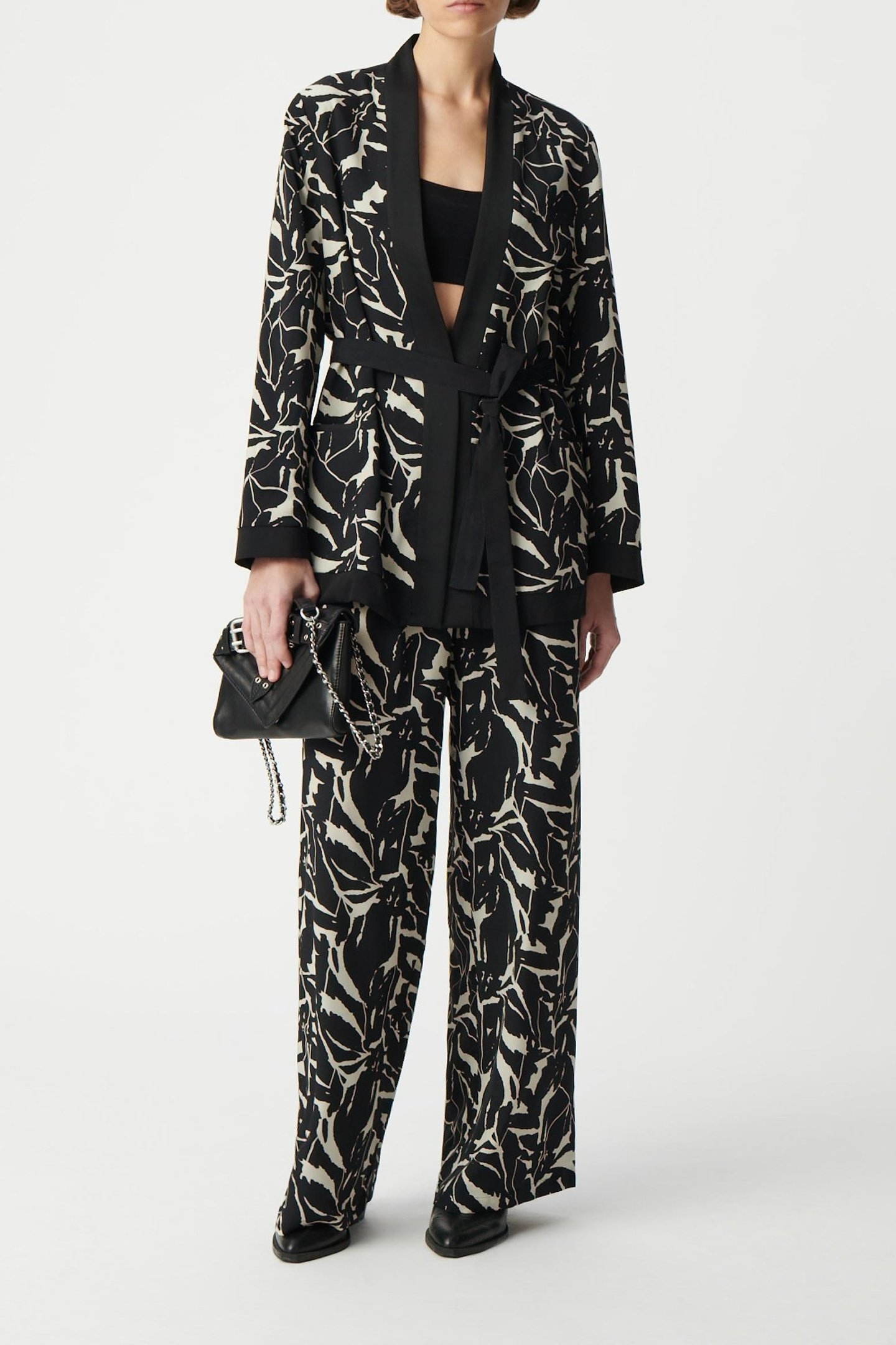 REVERSIBLE BLACK ZEBRA FLOWER PRINT JACKET 1