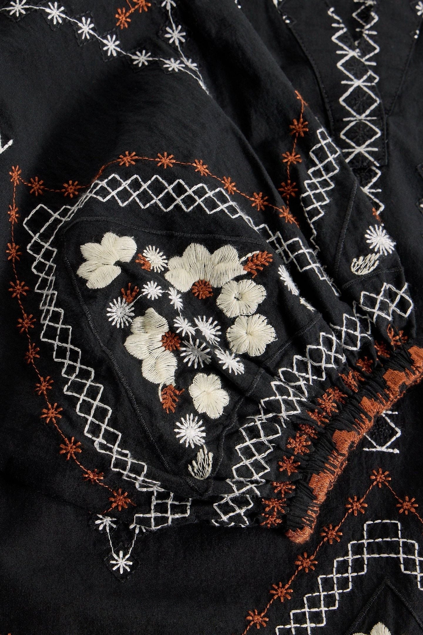 AURORA EMBROIDERED TOP BLACK MULTI 4