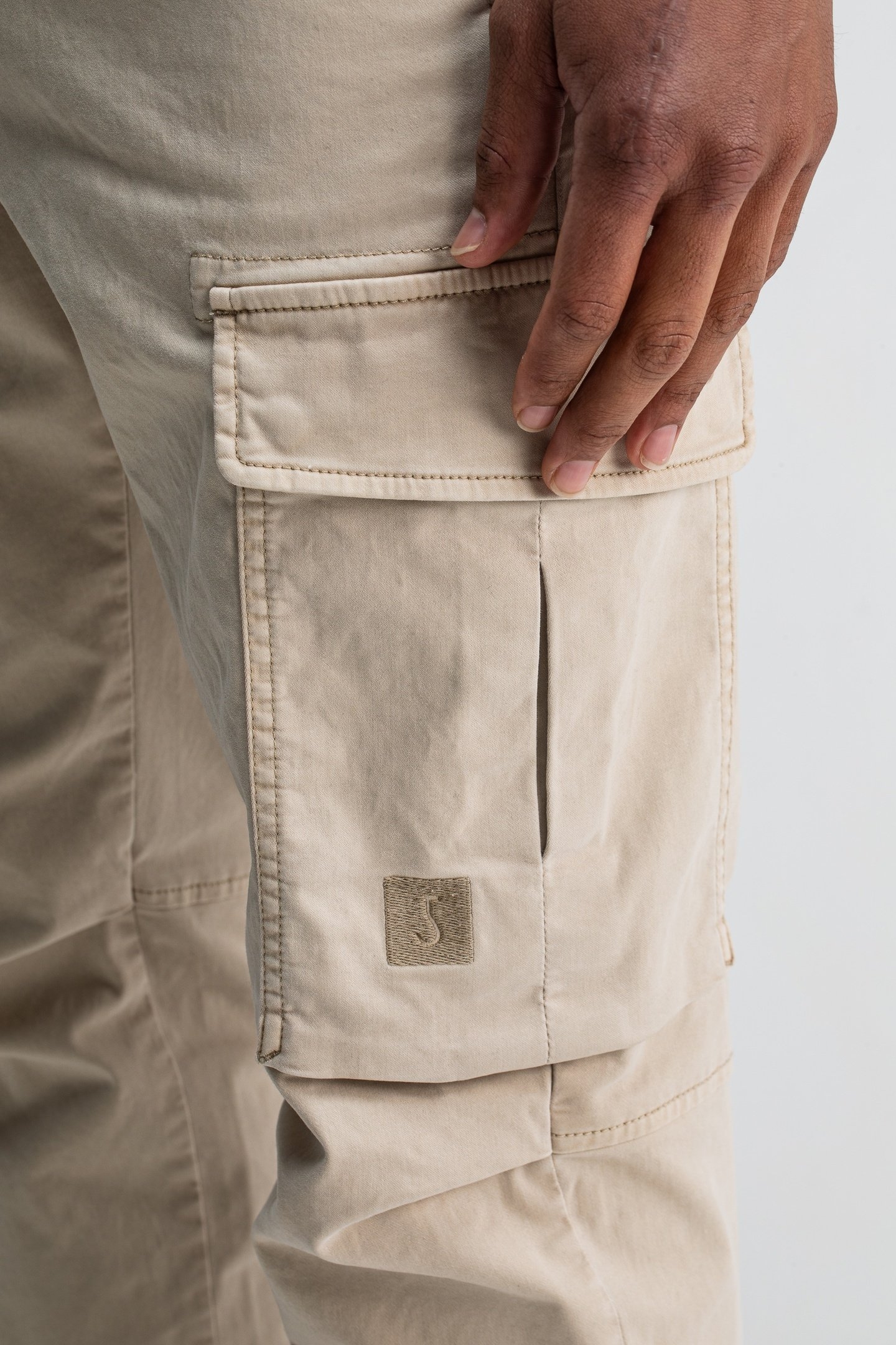 TRISTAN SLIM SATEEN CARGO BEIGE GREY 5