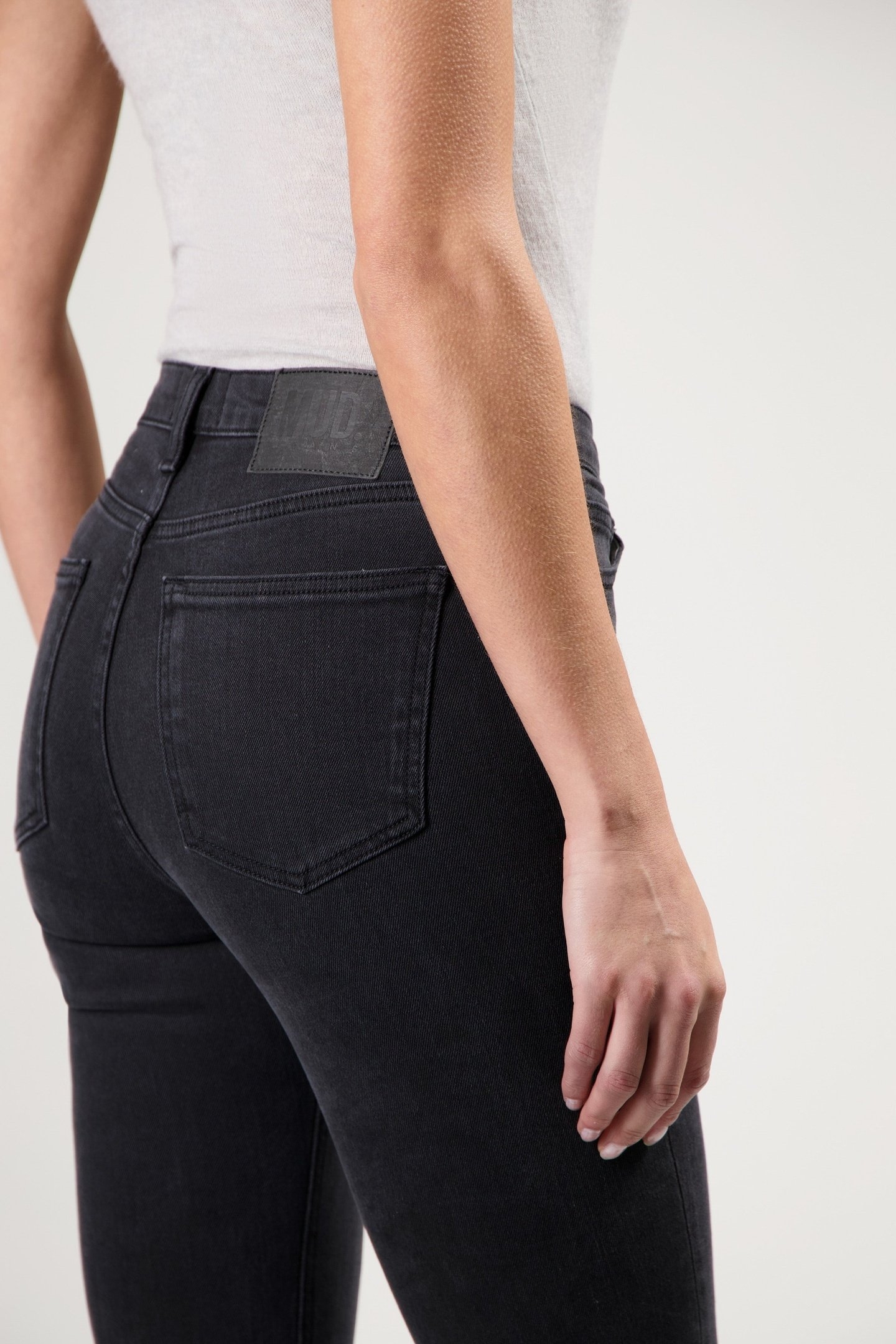 ISY HIGH FLARED STONE BLACK 5