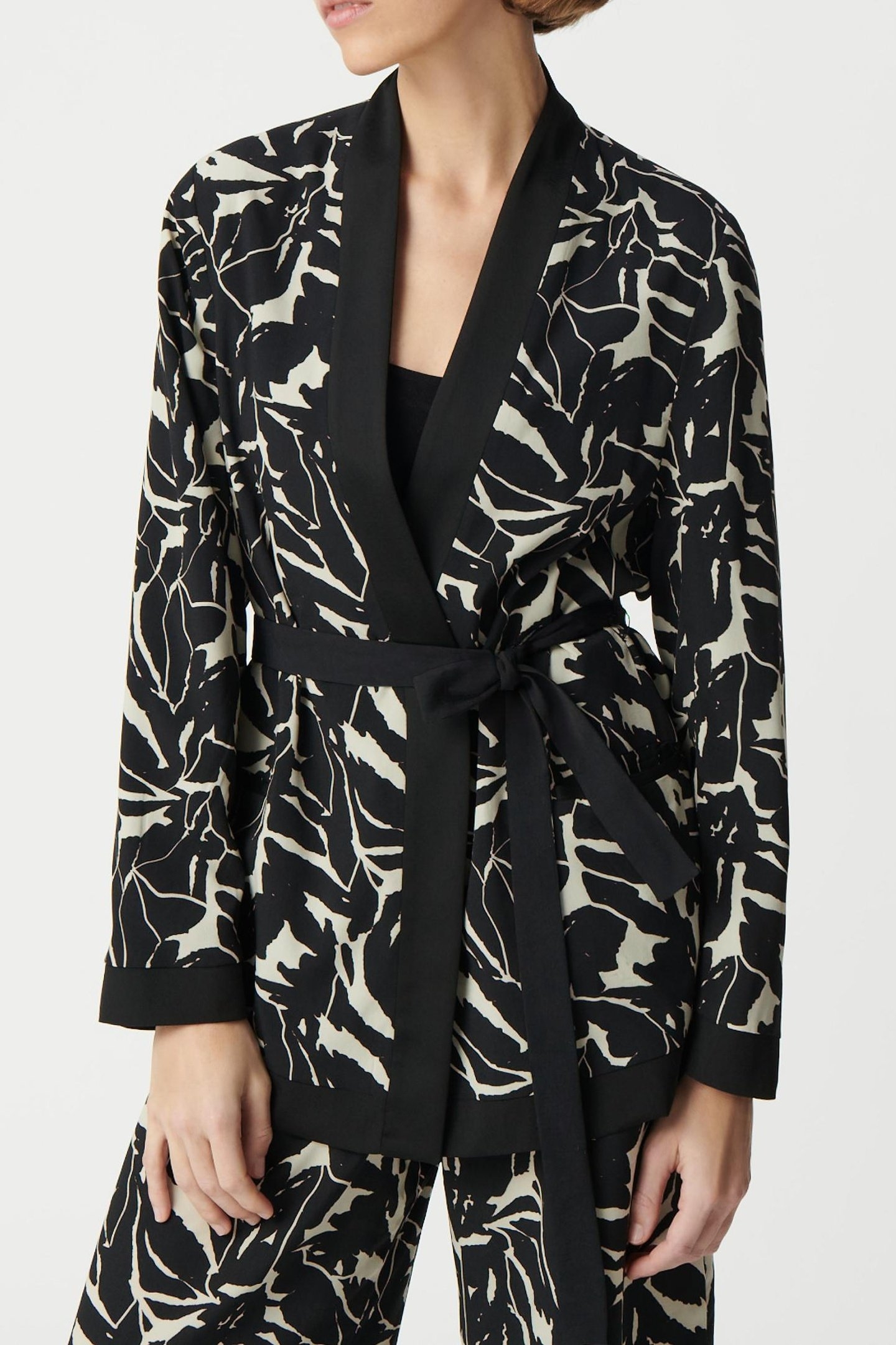 REVERSIBLE BLACK ZEBRA FLOWER PRINT JACKET 2