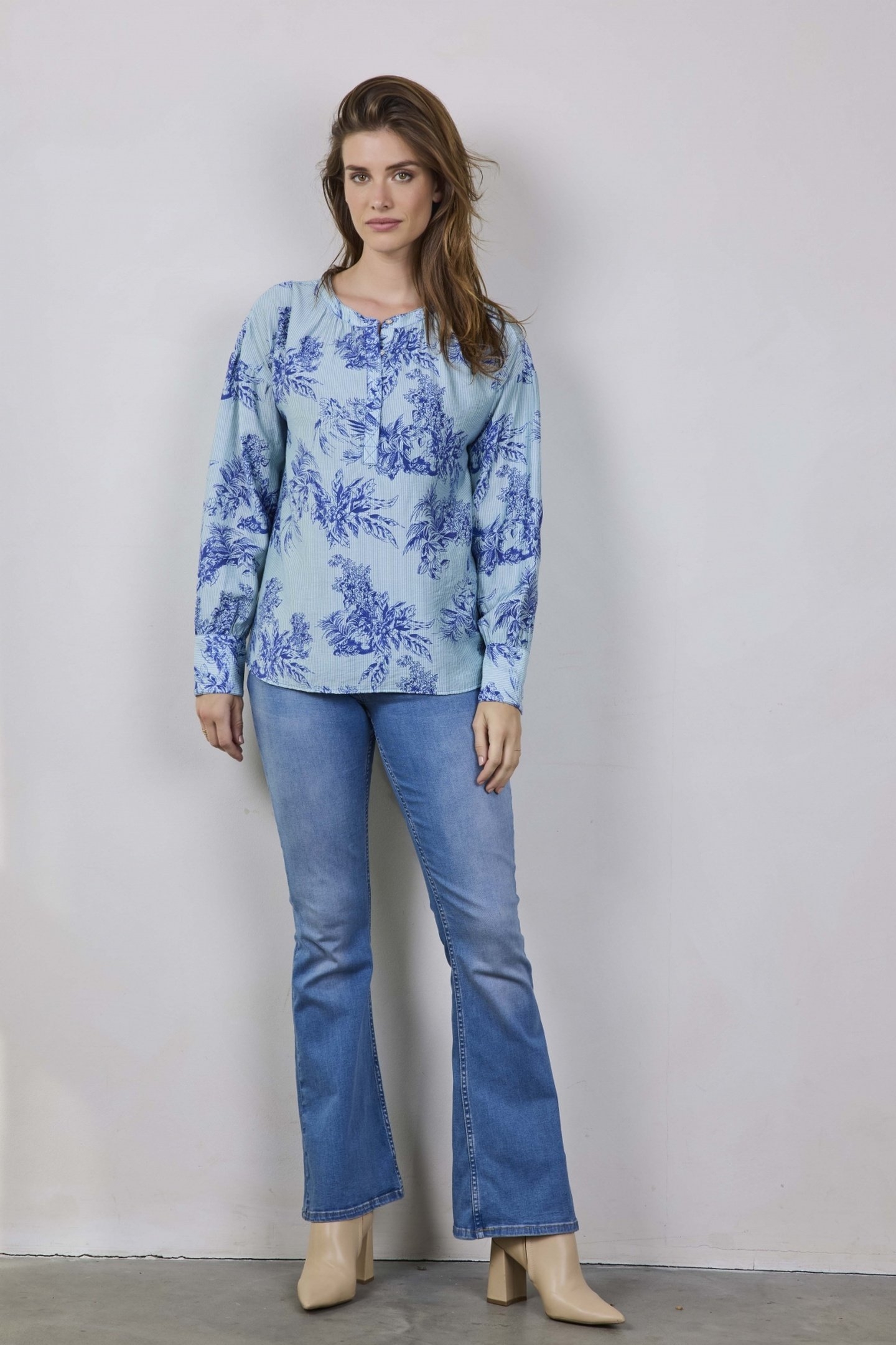 BLOUSE SARI LIGHT GREEN FINELINER PRINT 2