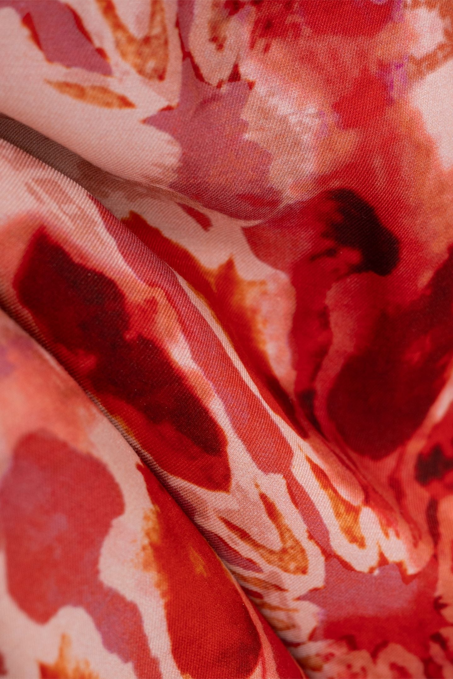 RED LONG DRESS WITH BATIK PRINT AND OPEN BACK 8