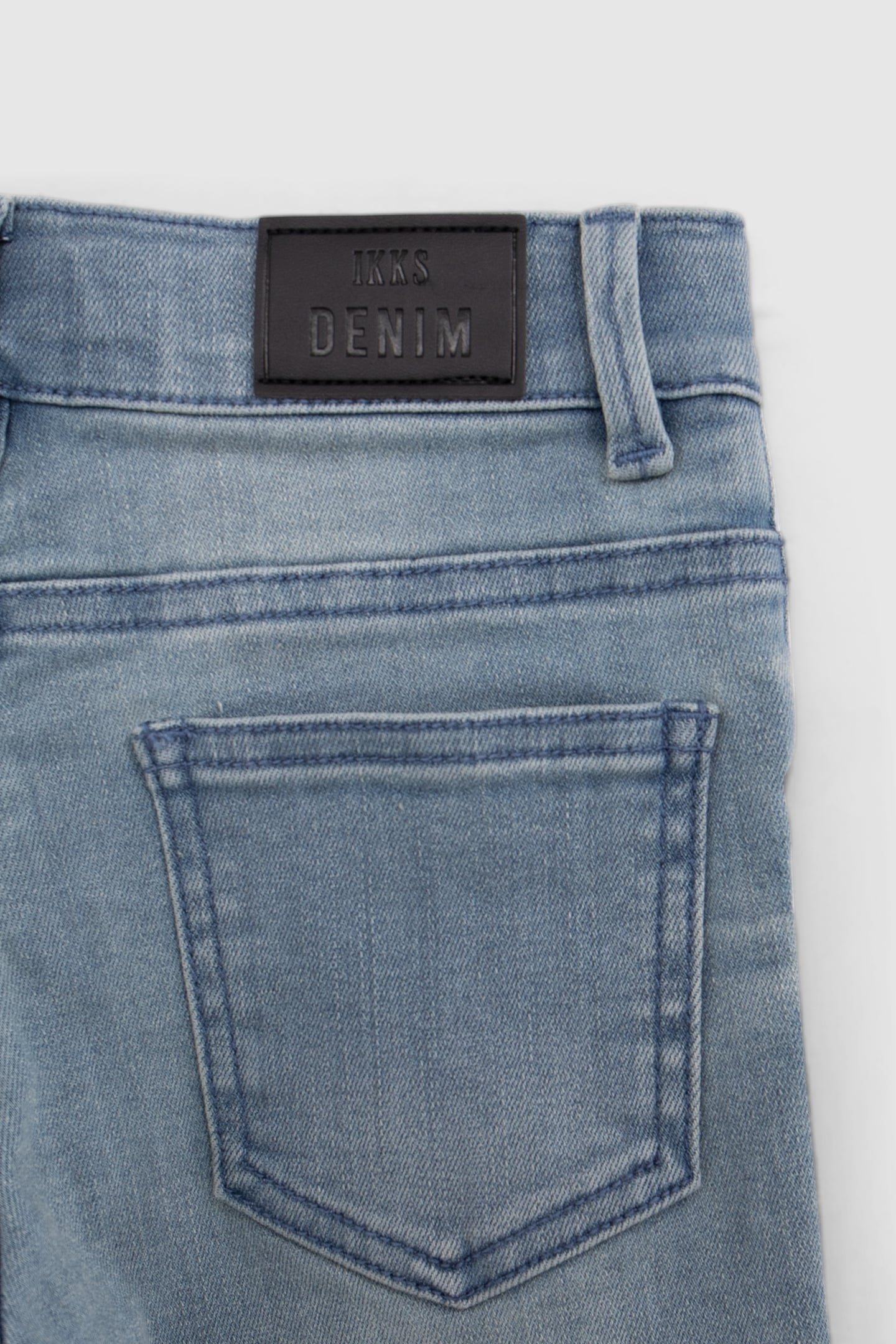 BOY'S BLUE SLIM JEANS WITH WEAR 7