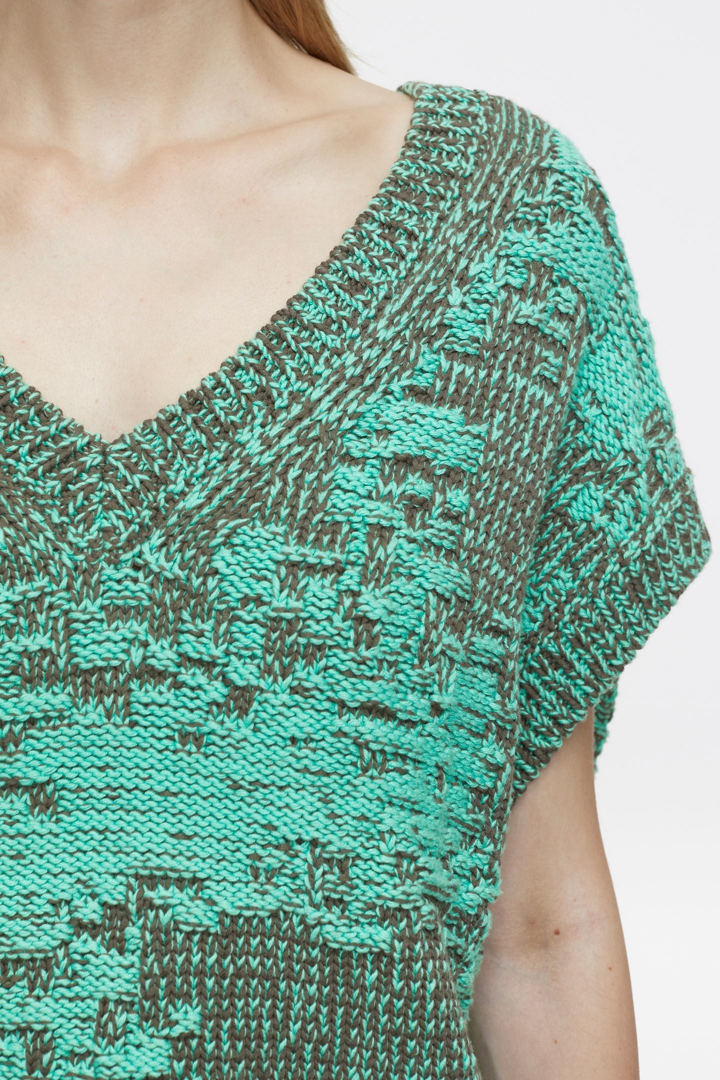 V NECK VEST KNITS GRIND 7