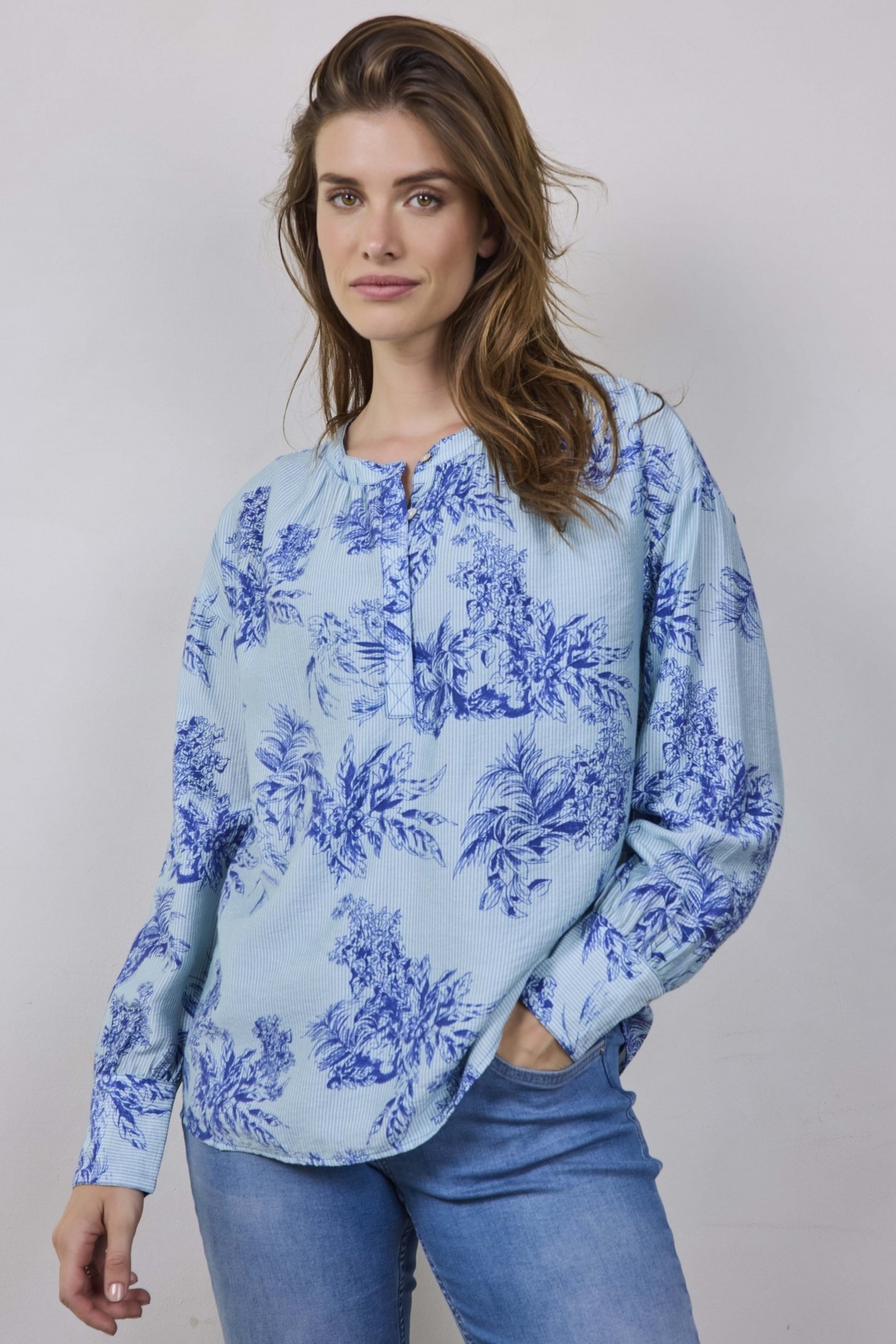 BLOUSE SARI LIGHT GREEN FINELINER PRINT 3