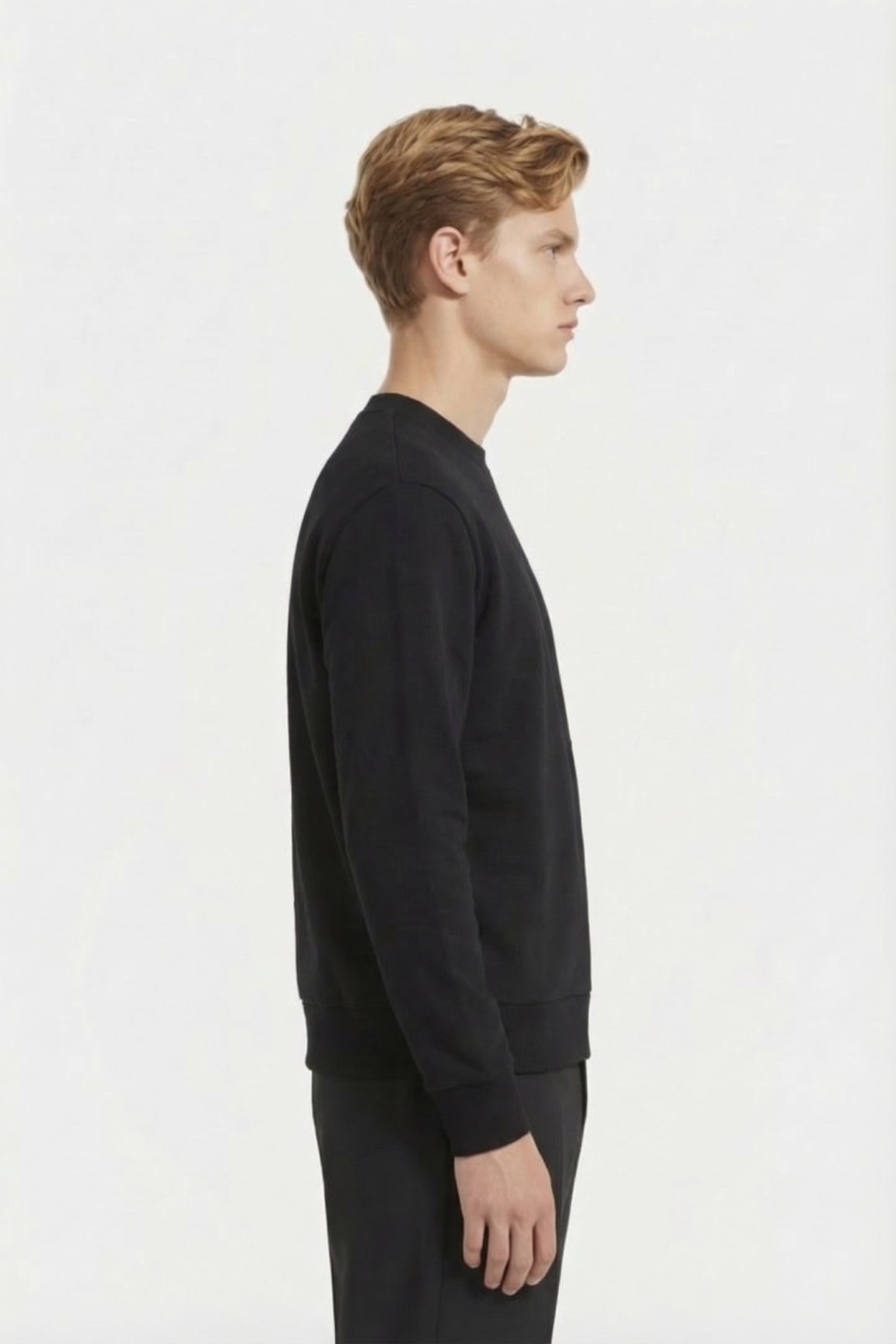 BLACK SWEAT CREWNECK 3