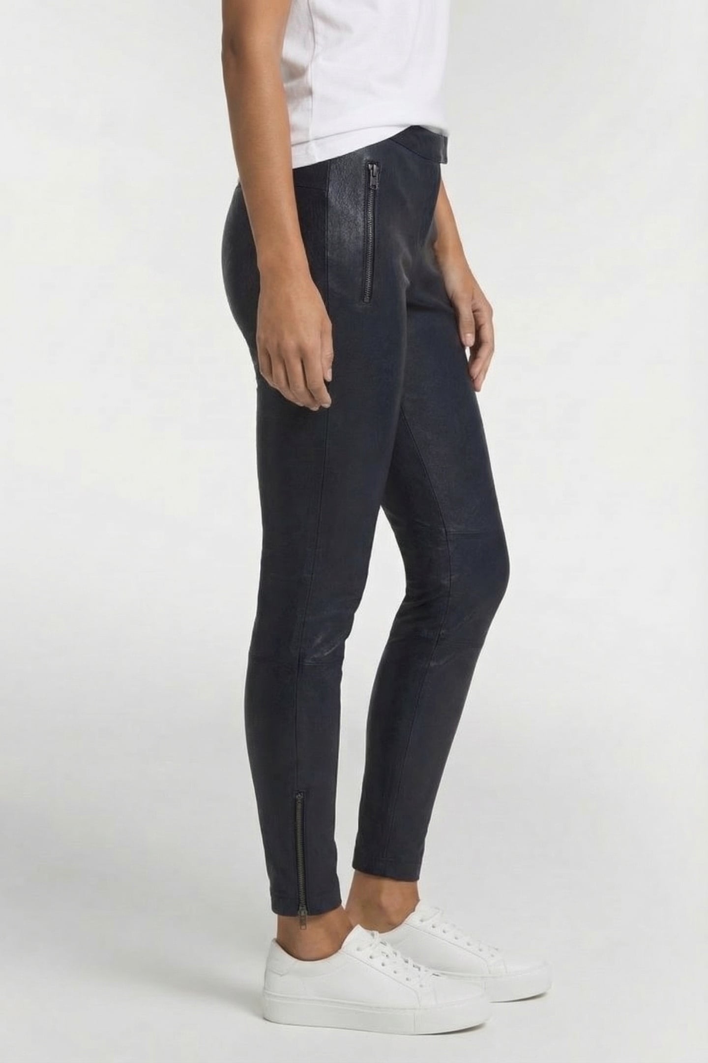 VANESSA DARK NIGHT 3