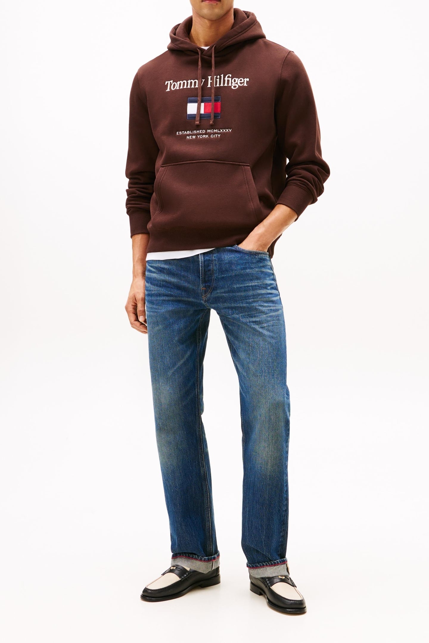 TOMMY EMBRO FLAG HOODIE CHOCOLATE 2