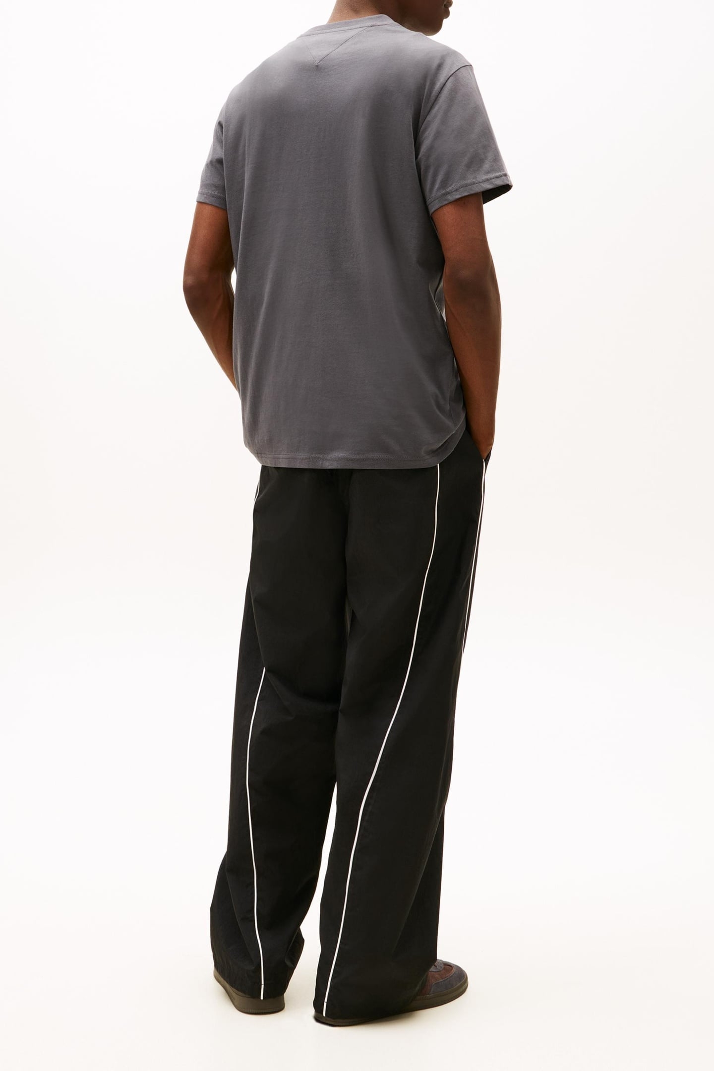 SLIM LINEAR CHEST TEE WASHED BLACK 2