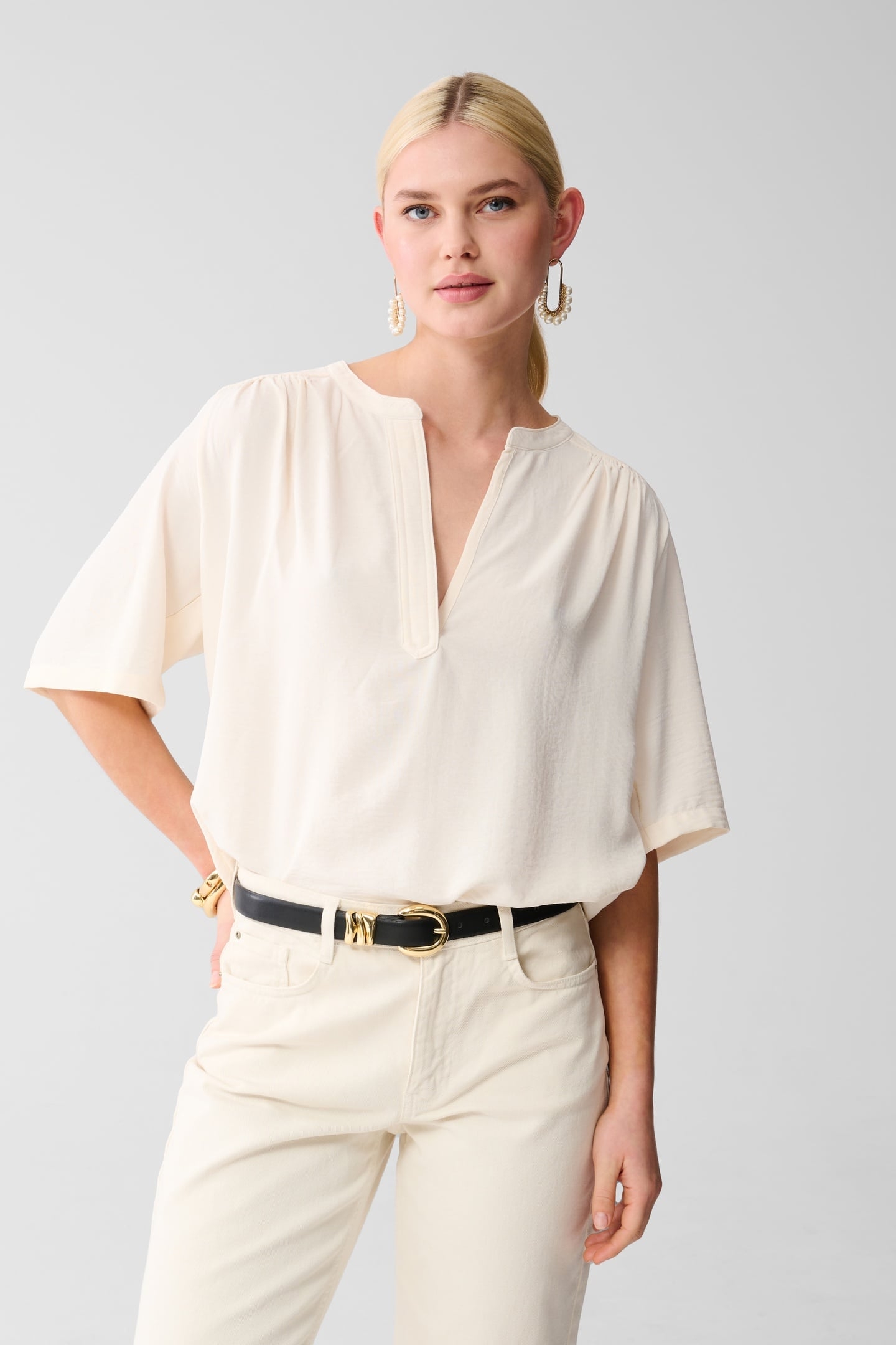 LA-SBTWIST SHORT SLEEVE TOP OFFWHITE 2