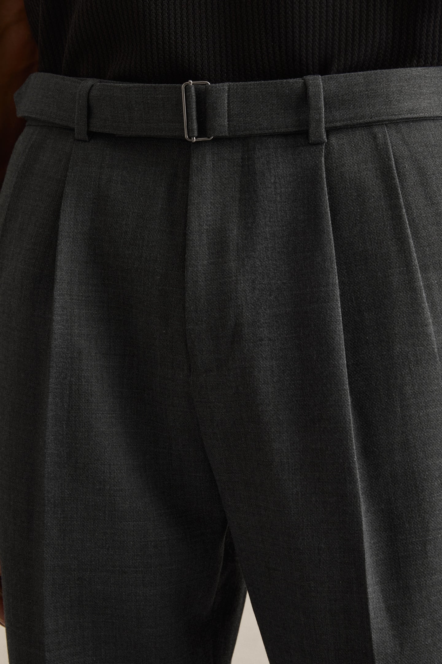 BELTED PLEATED TROUSER CHARCOAL GREY 5