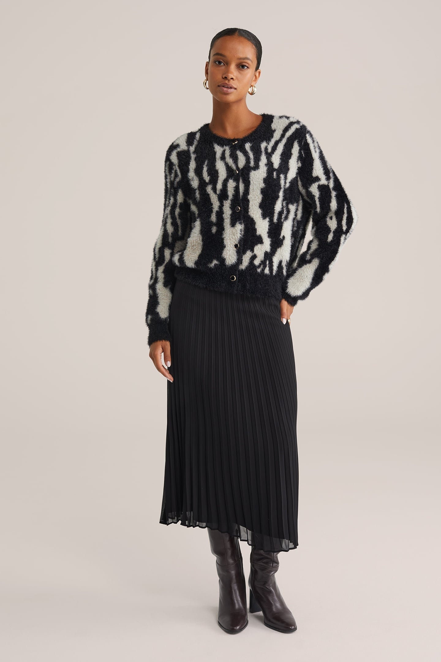 KNITTED CARDIGAN BLACK 3