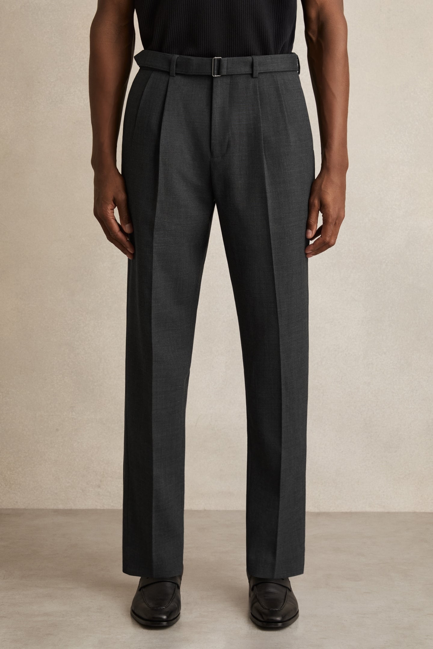 BELTED PLEATED TROUSER CHARCOAL GREY 2