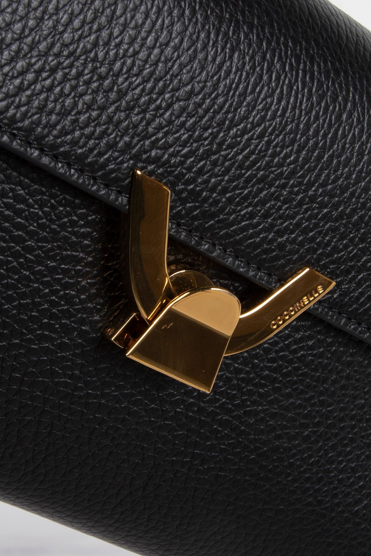 RECTANGLE SHOULDER BAG IN BLACK 5