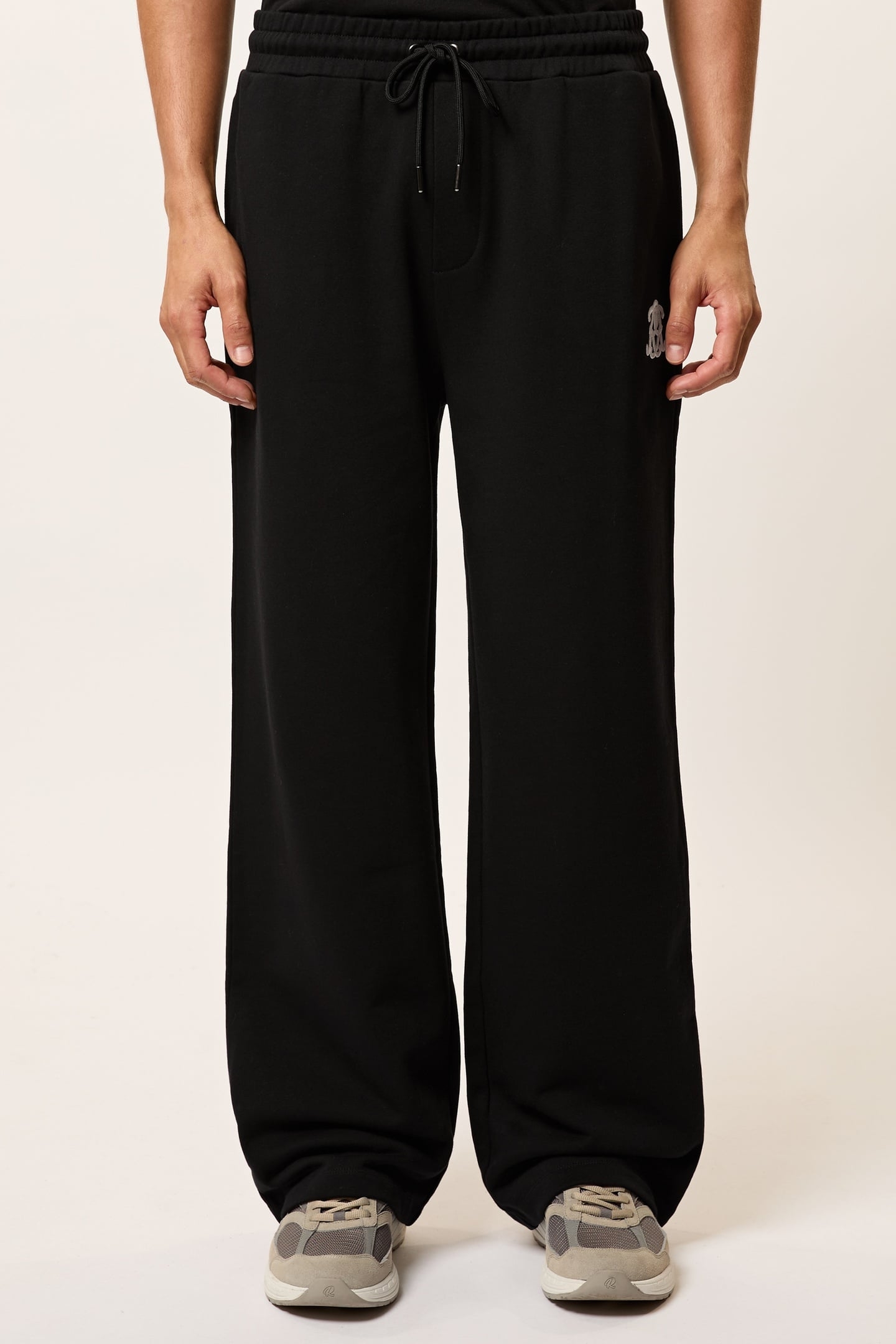 DRAWSTRING WIDE LEG MOTIF JOGGERS BLACK 1