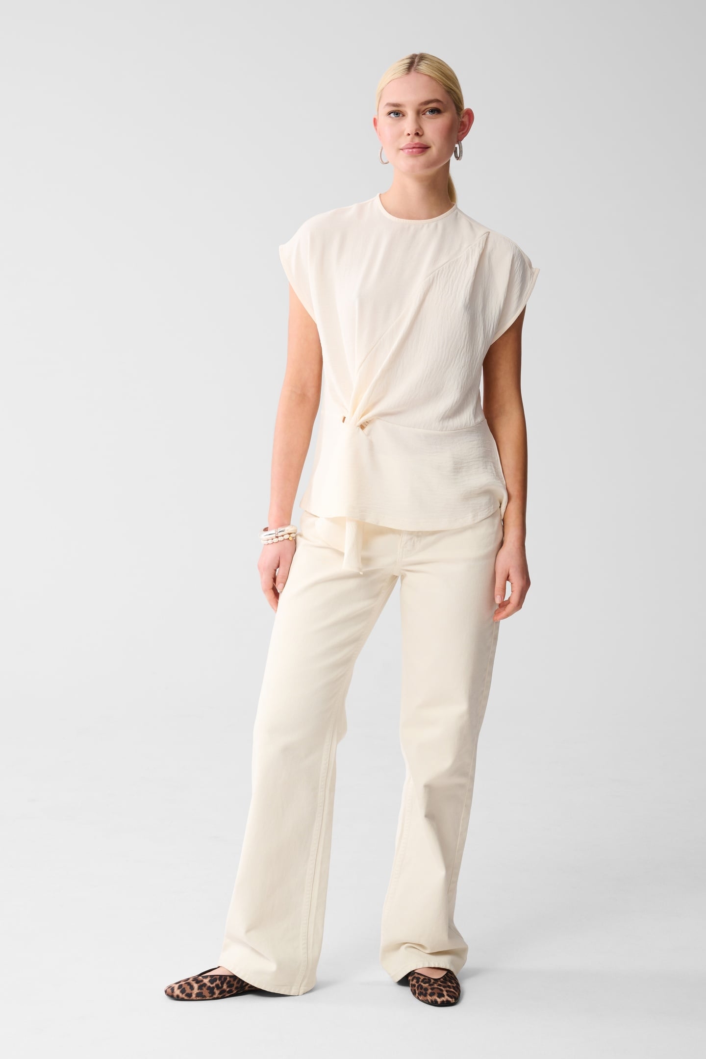 LA-SBTWIST KNOTTED TOP OFFWHITE 2