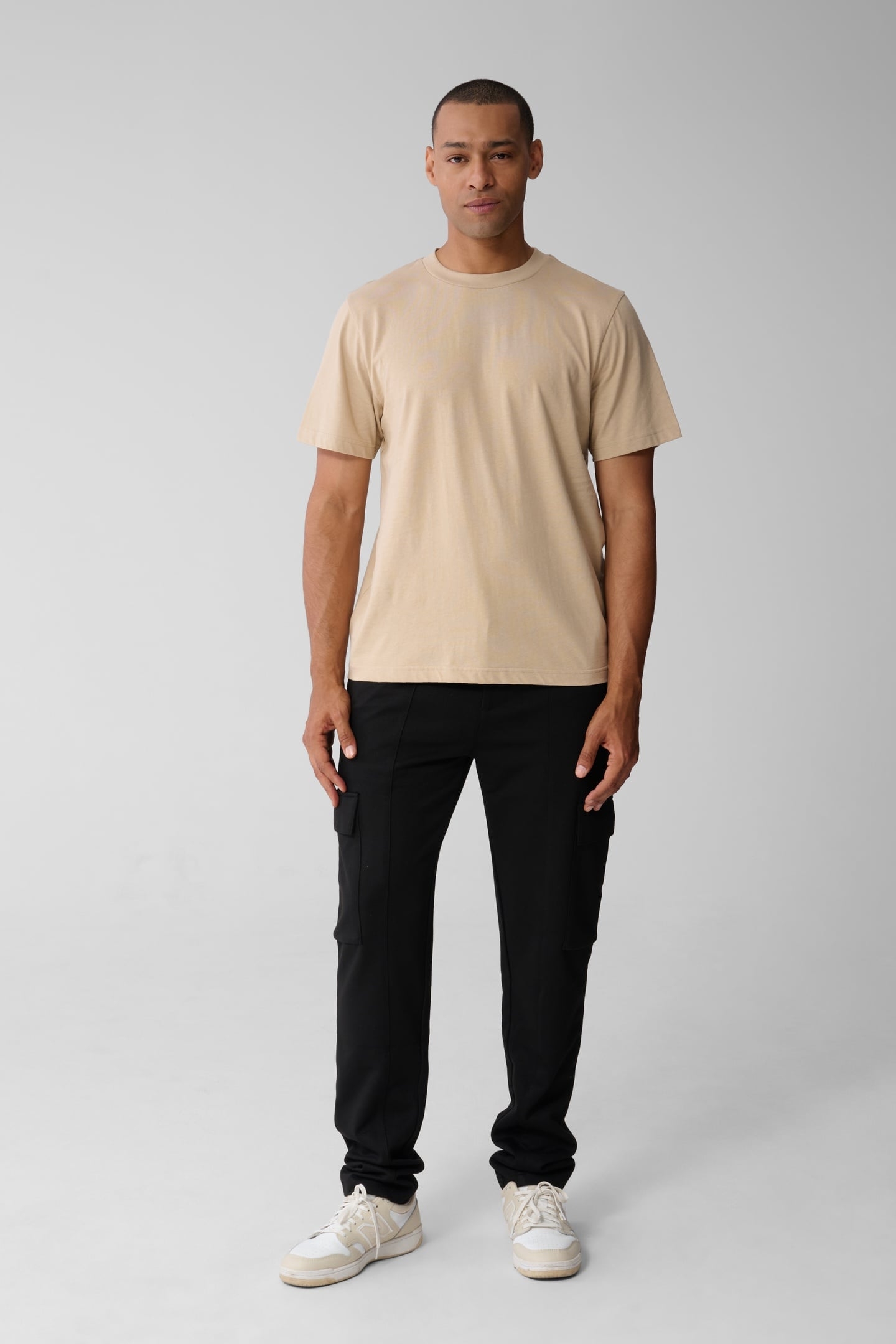 MA-SBTEXT BOX T-SHIRT SAND 3