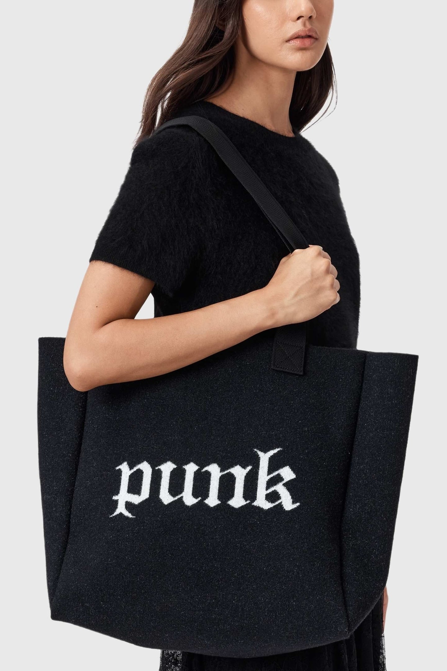 IZZY PUNK E/W TOTE BLACK 1