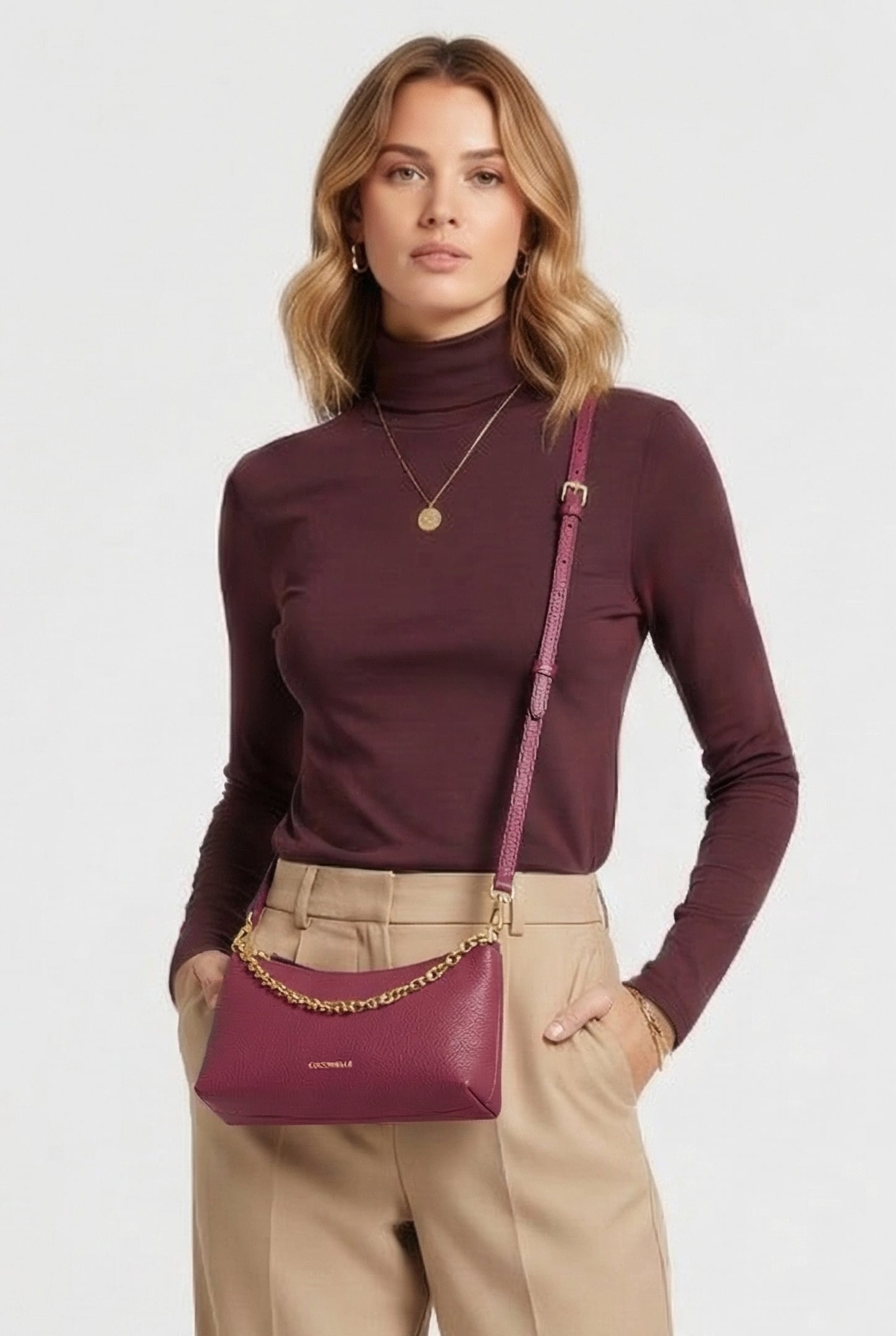 SHOULDER CHAIN BAG IN GRAINED LEATHER 1