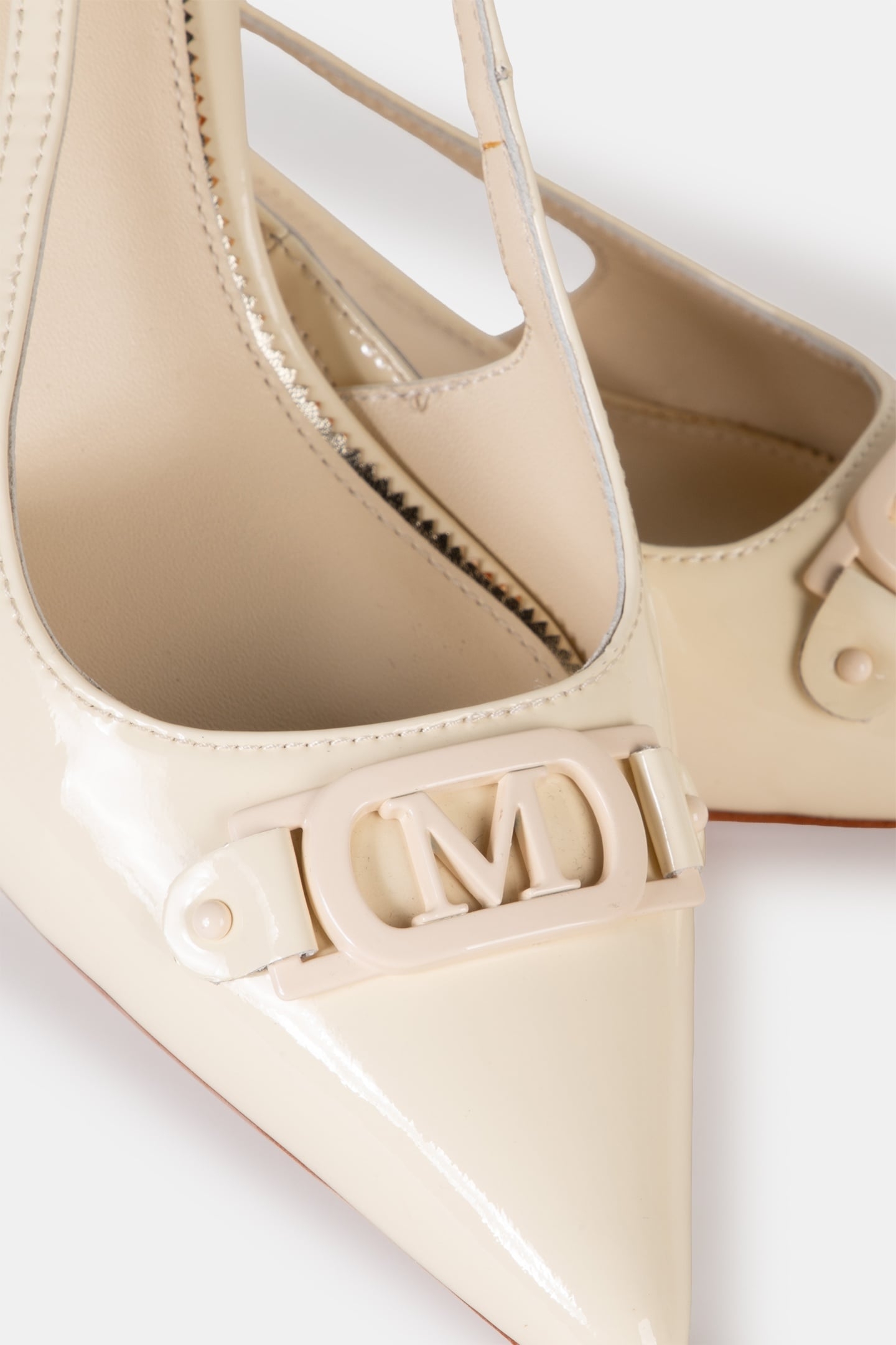 MARCIANO BY GUESS SLING BACK BONE SAND 5