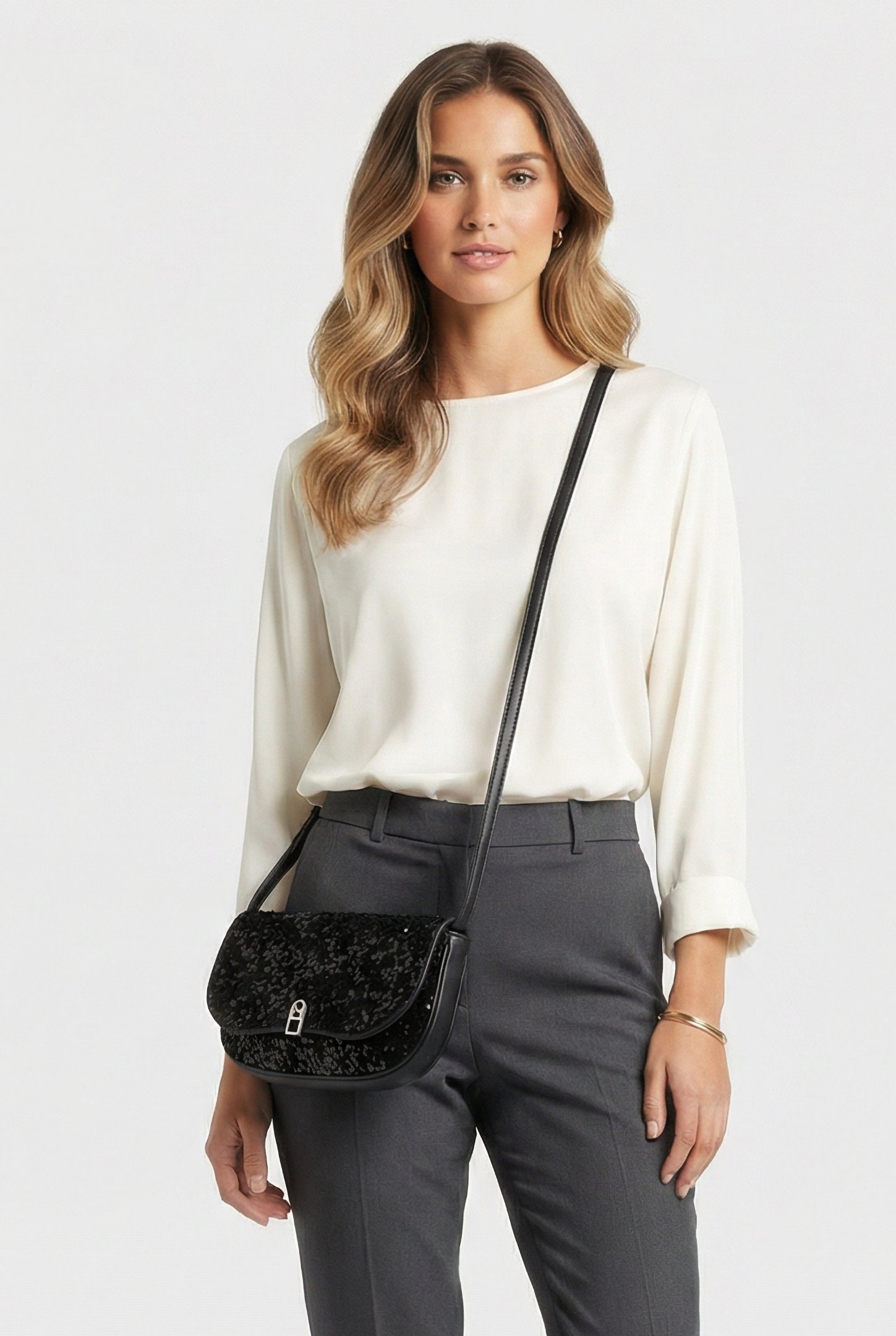 CROSS BODY BAG IN BLACK SEQUIN 1