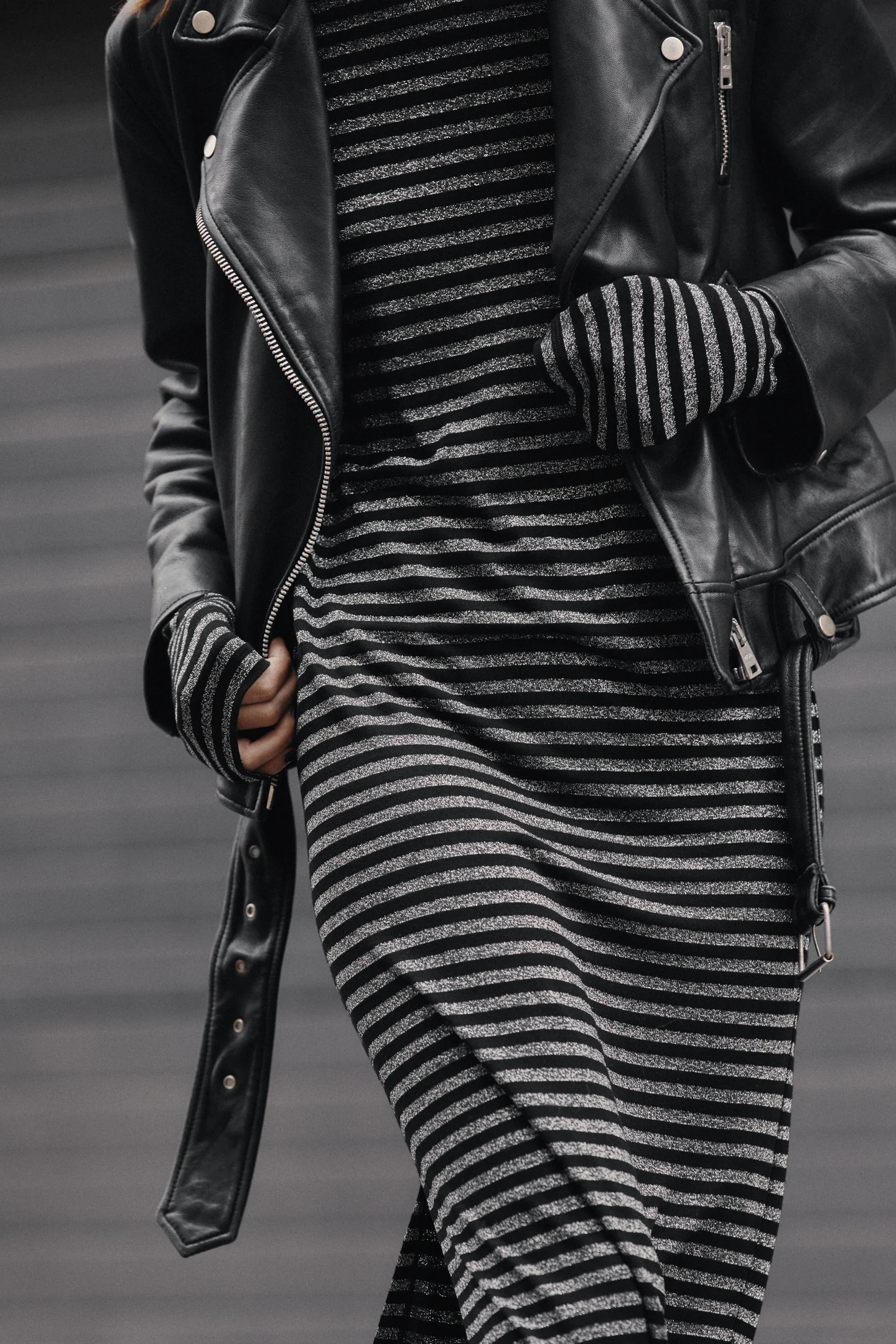 THE STRIPED SPARKLY LONGSLEEVE DRESS 2