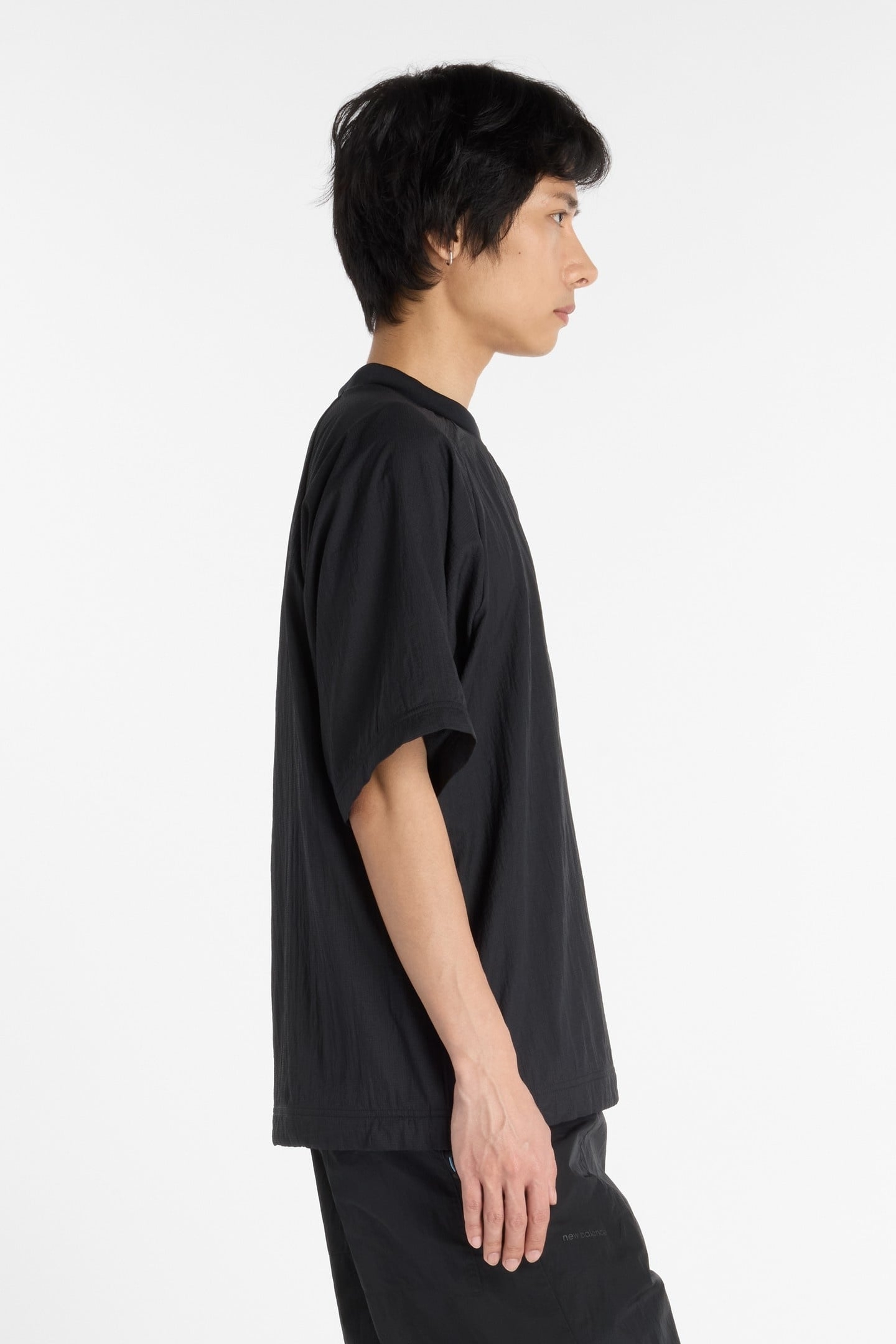 NB GREY WOVEN T-SHIRT BLACK 3