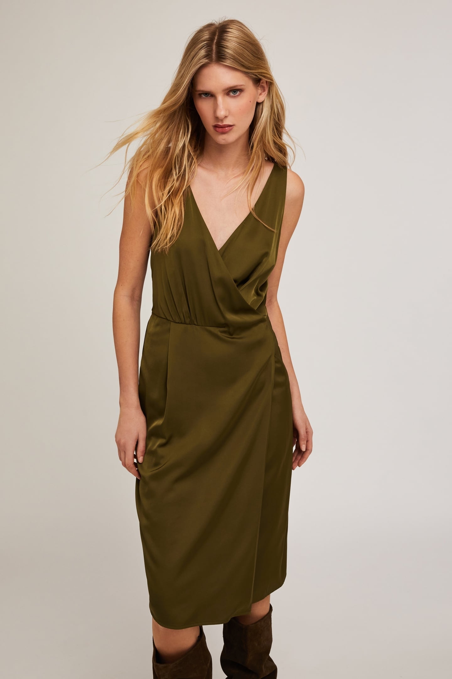 SHORT SATIN DRESS WITH CROSSOVER NECKLINE MILITARY GREEN 3