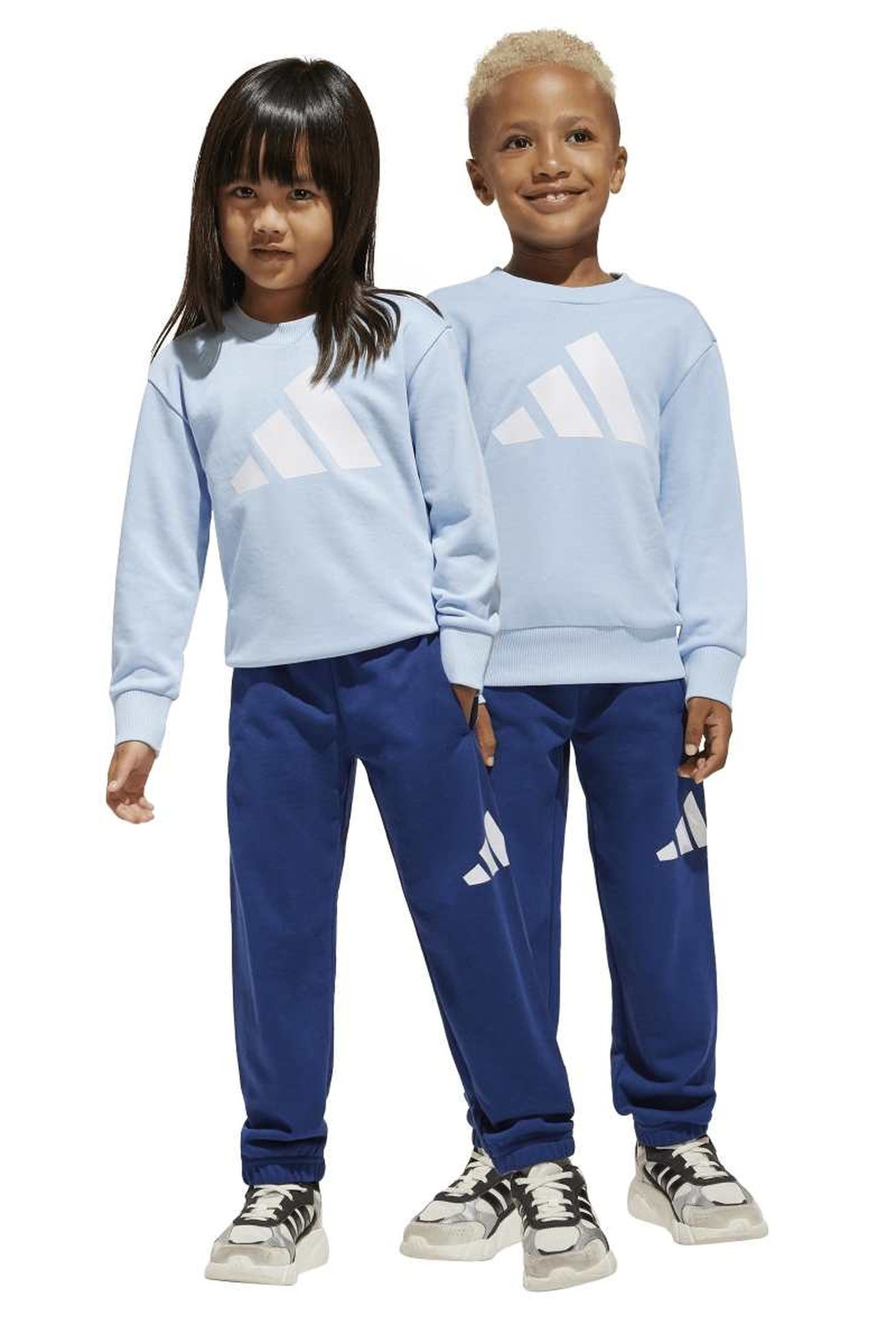 SPORTSWEAR ESSENTIALS JOGGERS SET KIDS 1