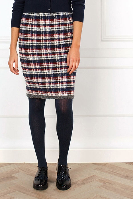 SKIRT KNEE SLIT AT BACK 2