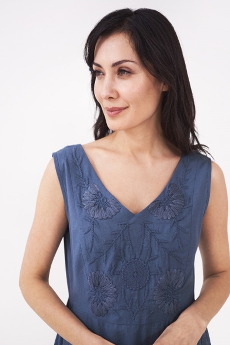 LIBERTY EMBROIDERED DRE WHITE 2