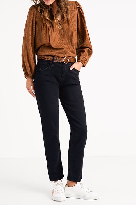 BLACK BOYFIT JEANS WITH EMBROIDERED POCKETS 4