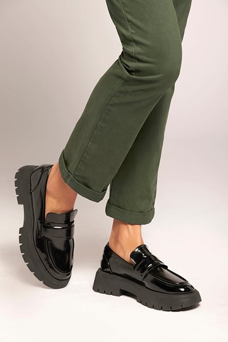 THE CAPTAIN AMAZON 4