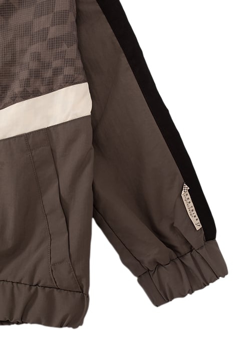 BOYS’ GREY WINDCHEATER WITH CHECKERBOARD LINING 4