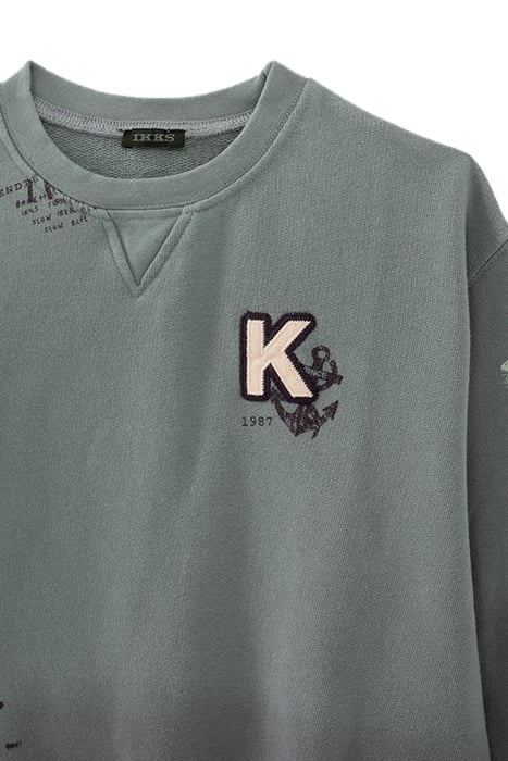 BOYS’ GREEN DEEP DYE SWEATSHIRT WITH PRINT AND BADGE 4