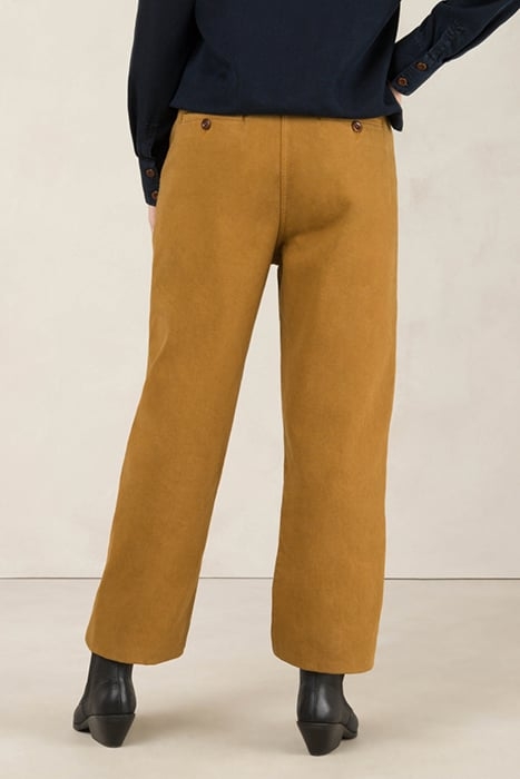 DARIA CROPPED PEANUT 2