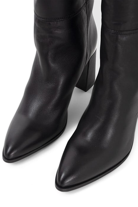 BLACK LEATHER HEELED BOOTS WITH METAL BAR 7