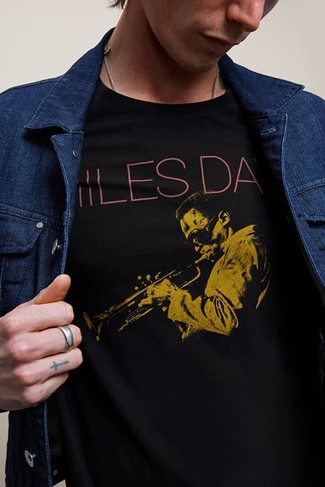 SS CREW TEE VINTAGE WASH - MILES DAVIS P BLACK 2