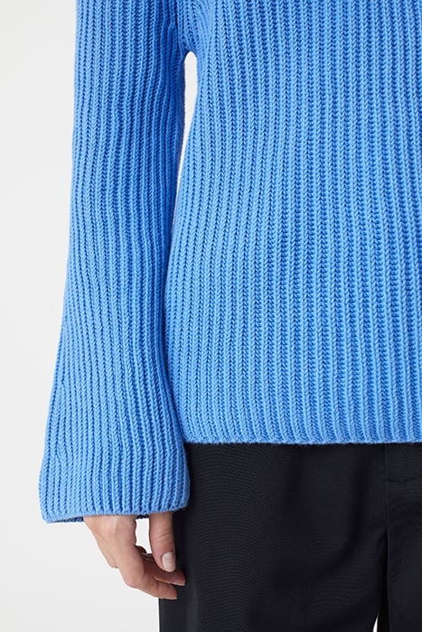 V NECK LONG SLEEVE CHAMBRAY BLUE 5