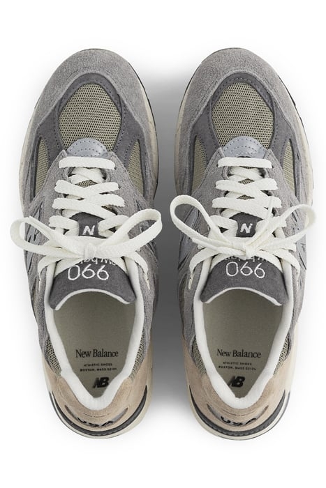 M990TD2 SNEAKERS IN MARBLEHEAD GREY 3