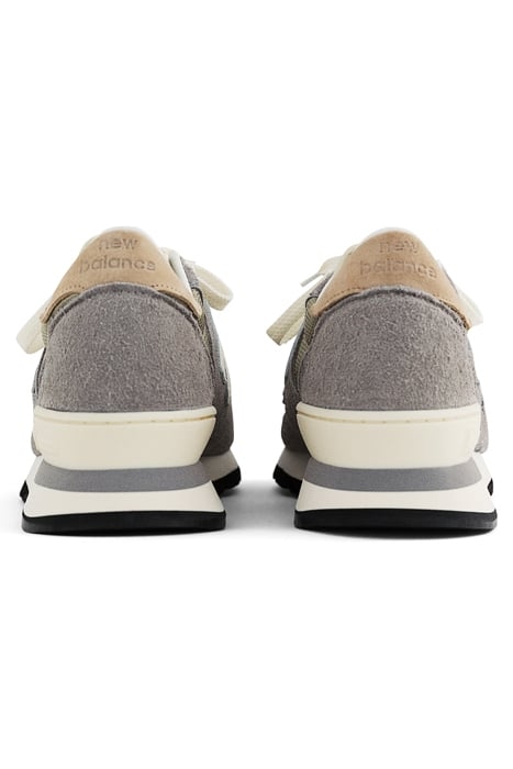 M990TA1 SNEAKERS IN MARBLEHEAD GREY 4