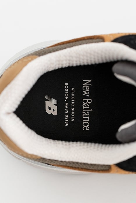 M990BB3 SNEAKERS IN BLACK / BROWN 8