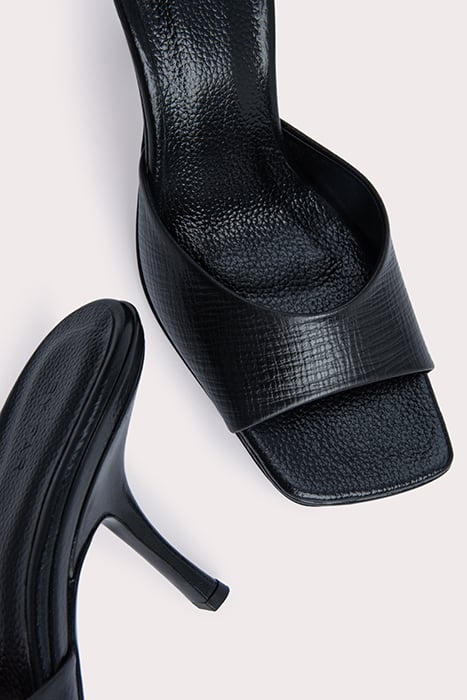 MORA BLACK EMBOSSED LEATHER BLACK 6