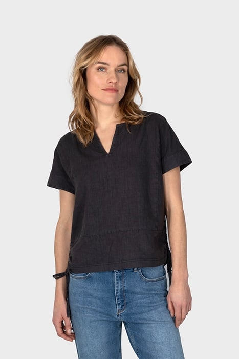 T-SHIRT HALF SLEEVES ALMOST BLACK 1