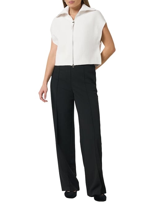 COMMA STRICKWAREN WHITE 2