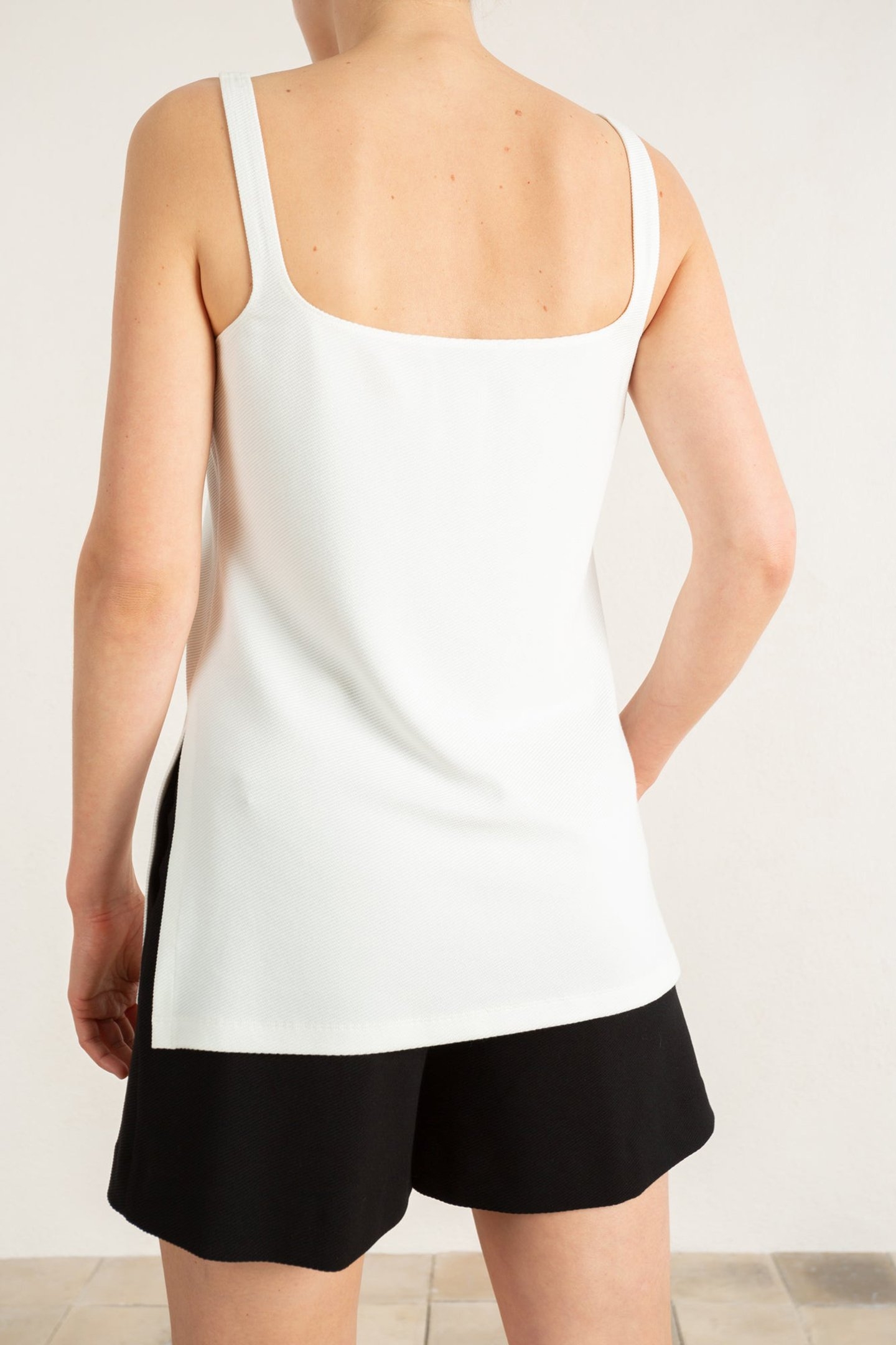 TANK RIB TOP OFF WHITE 2