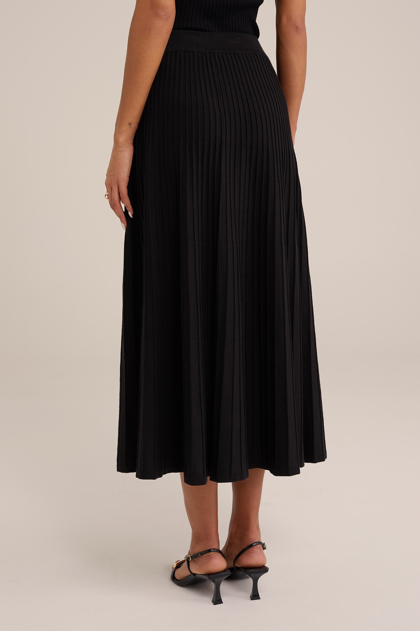 SKIRT MAXI LENGTH BLACK 2