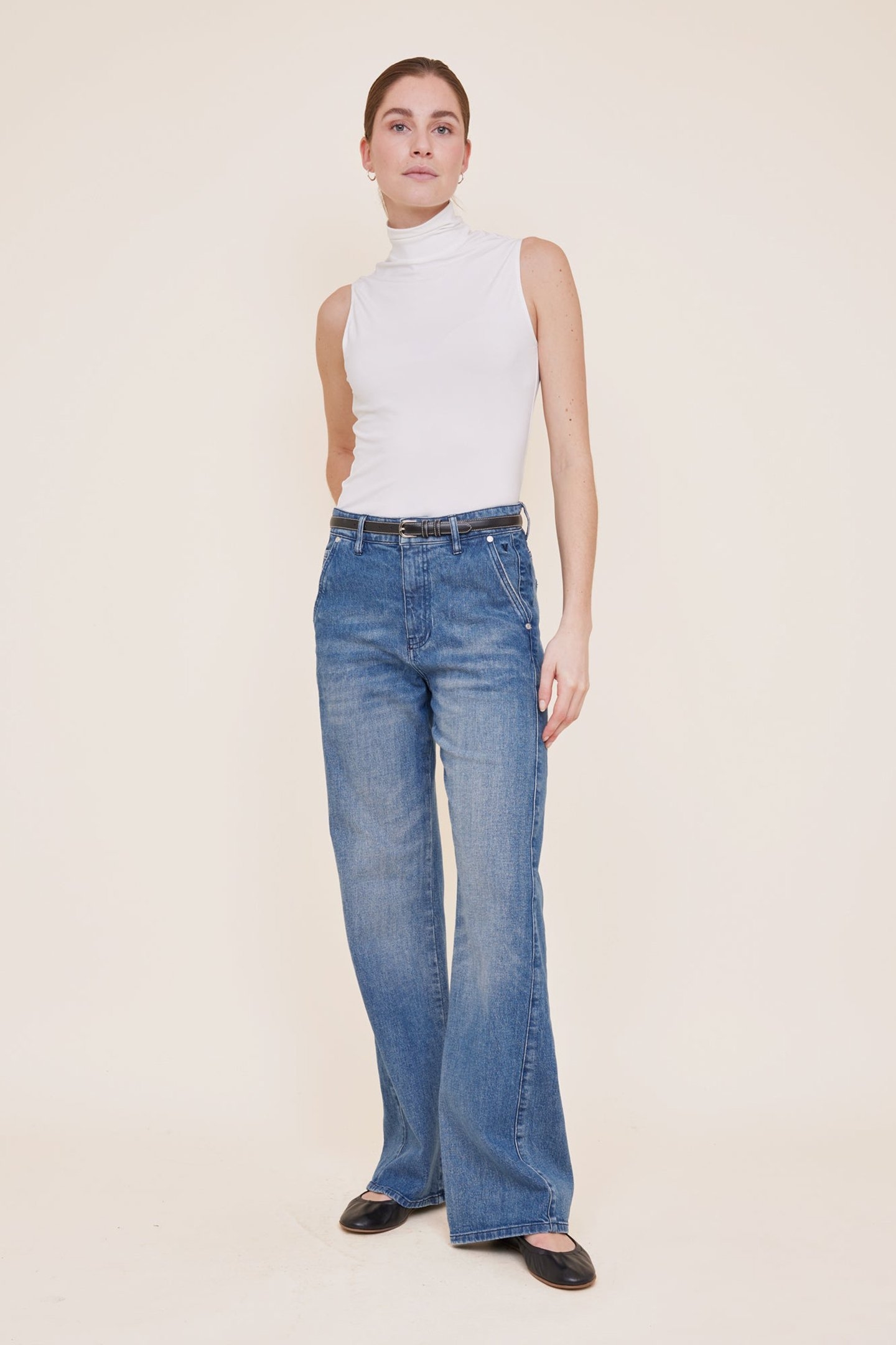 TOP BASIC SLEEVELESS MARSHMALLOW 1