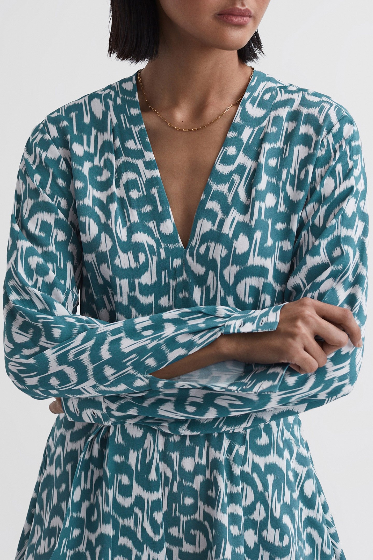 BRIELLA-IKAT PRINT FLIPPY TEAL/WHITE 4